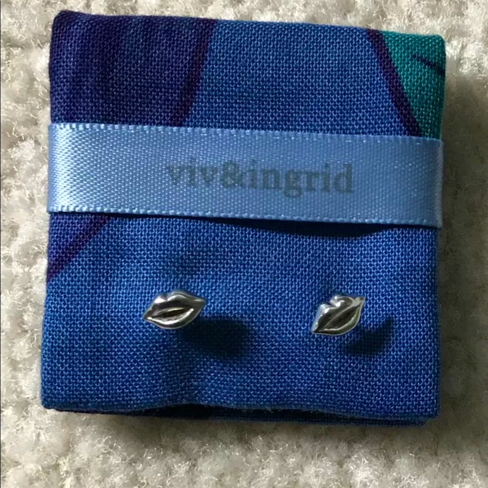 New Viv & Ingrid Silver Lips stud earrings